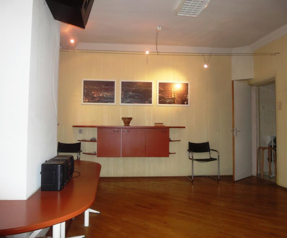 Ostello Frank'S Backpackers Helmond Esterno foto